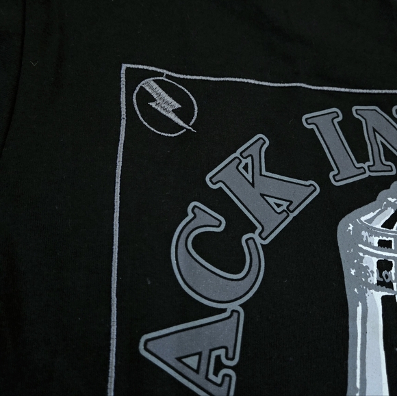 Freeze🥶⚡AC/DC⚡ "Back In Black"🖤 Graphic Tee👕 - NWOT - Picture 12 of 16